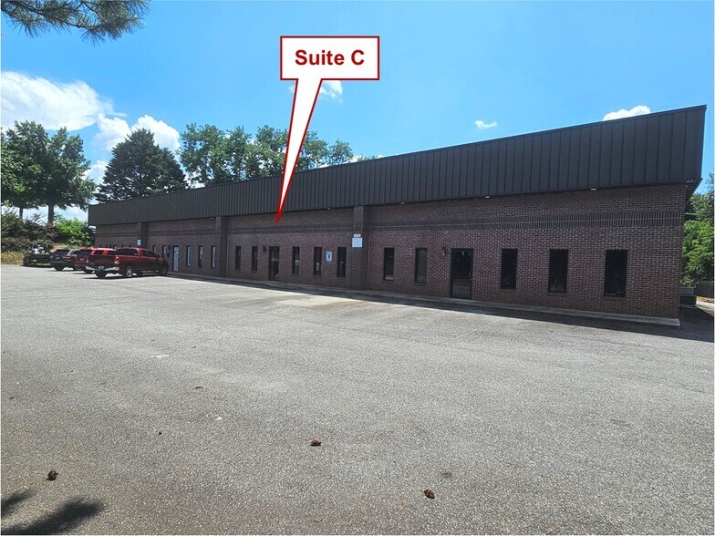 Primary Photo Of 5315 Lake Pointe Center Dr, Cumming Warehouse For Lease