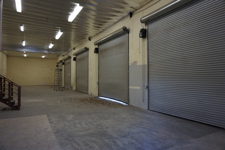 More Photos Of 15788 Bear Valley Rd, Victorville Freestanding For Lease
