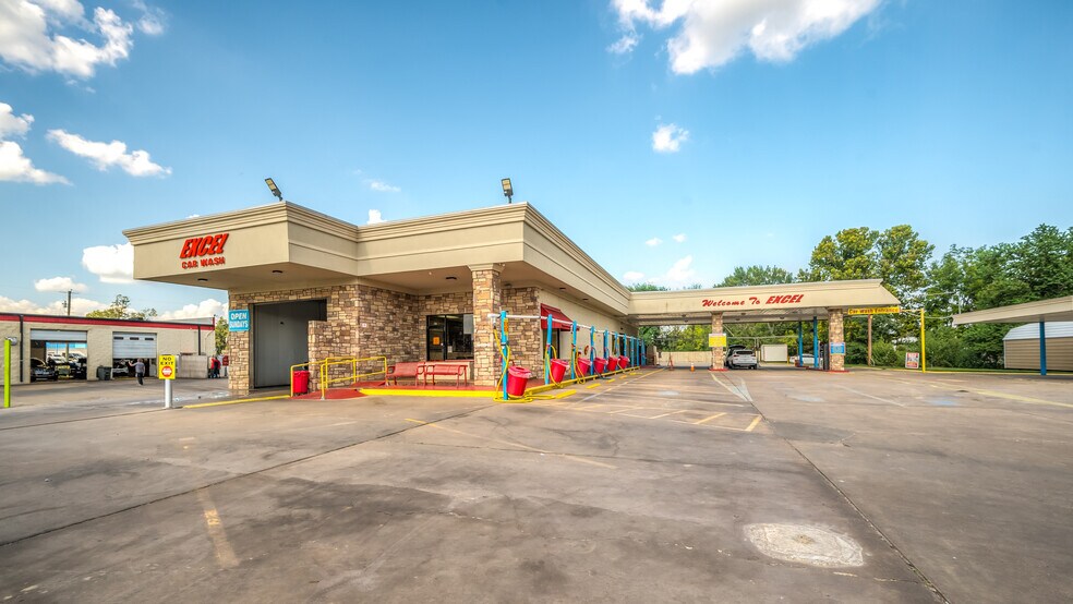 More Photos Of 309 S Timberland Dr, Lufkin Auto Repair For Sale