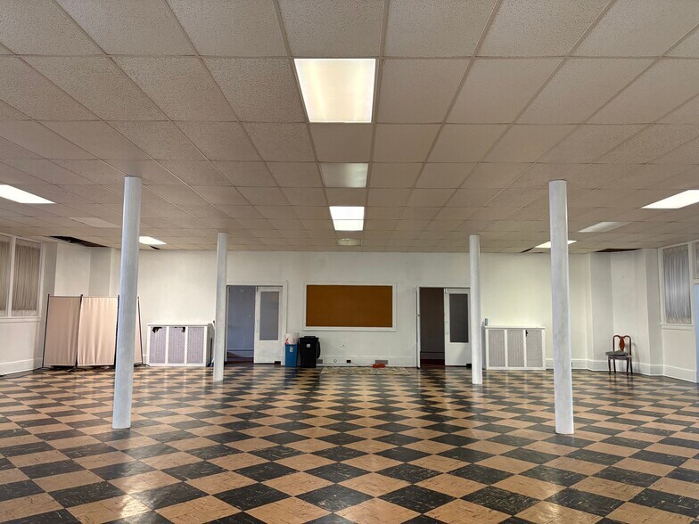 More Photos Of 902 E 1st St, Duluth Office For Sale
