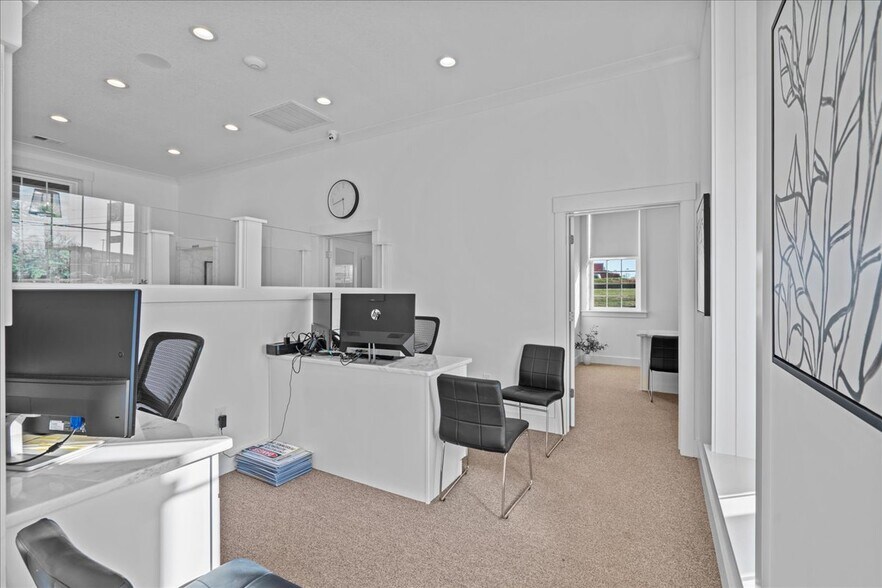 More Photos Of 100 Inman Rd, Lyman Office For Sale