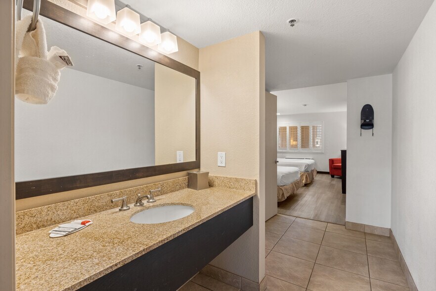 More Photos Of 1701 W Baseline Rd, Tempe Hotel For Sale