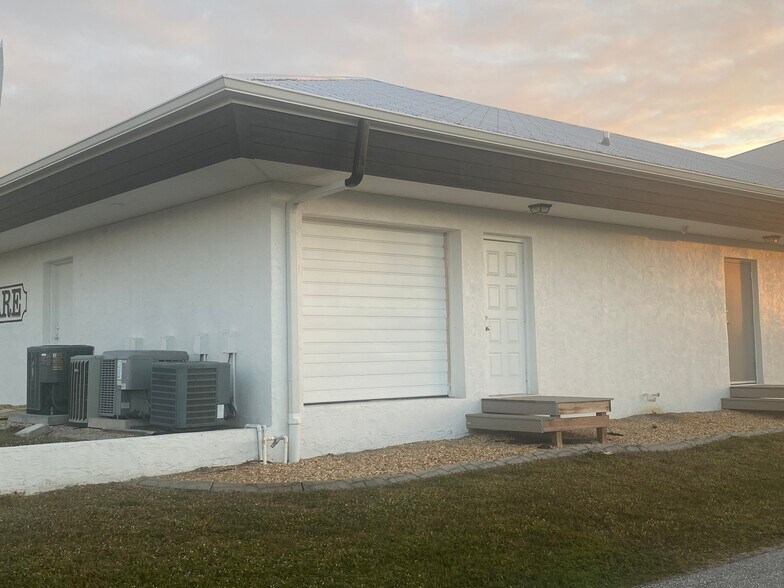 More Photos Of 3579 S Access Rd, Englewood Loft Creative Space For Lease