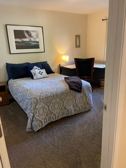 Primary Photo Of 2704 Aramon Dr, Rancho Cordova Flex For Sale