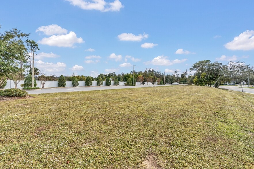 More Photos Of 131 S Country Club Rd, Lake Mary Office For Sale