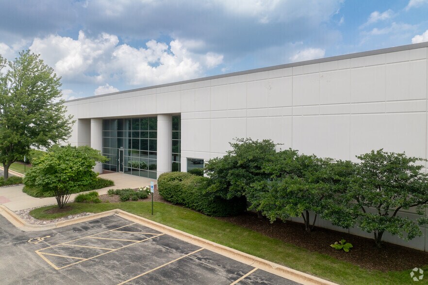 More Photos Of 3540-3630 Amhurst Pky, Waukegan Manufacturing For Lease