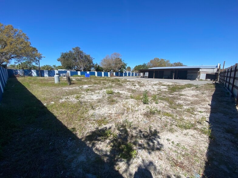 More Photos Of 5004 15th E st, Bradenton Industrial For Sale