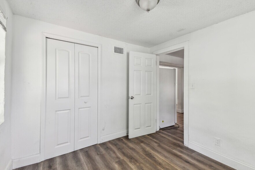 More Photos Of 1330-1334 Barnett St, Jacksonville Apartments For Sale