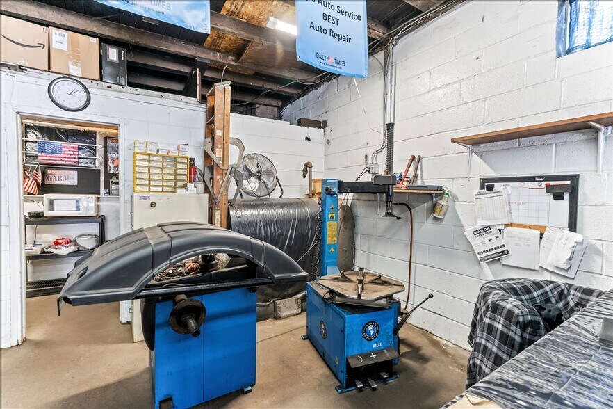 More Photos Of 603 Greenway Ave, Darby Auto Repair For Sale