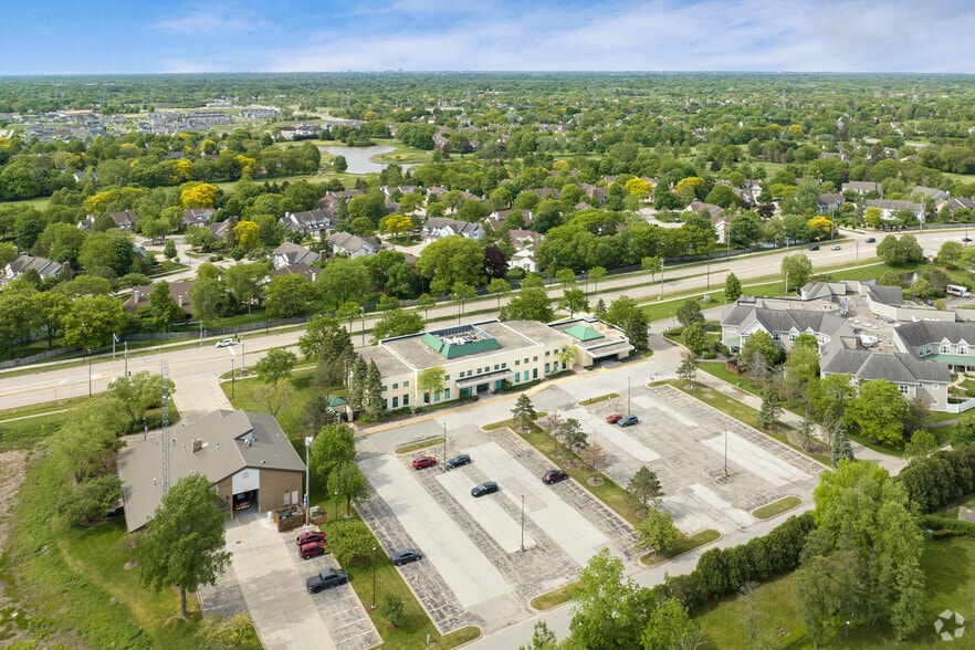 More Photos Of 150 W Half Day Rd, Buffalo Grove Medical For Lease