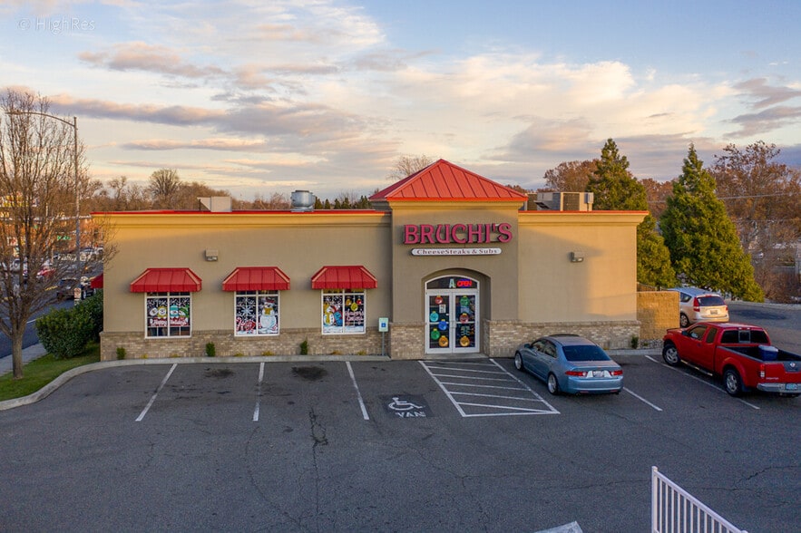 More Photos Of 2417 W Kennewick Ave, Kennewick Restaurant For Lease