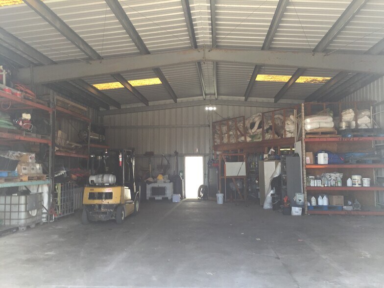 More Photos Of 901 McCloskey Blvd, Tampa Warehouse For Lease