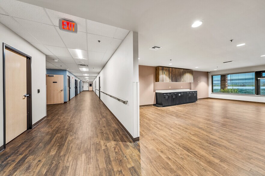 More Photos Of 2166 NW Vine St, Grants Pass Medical For Sale