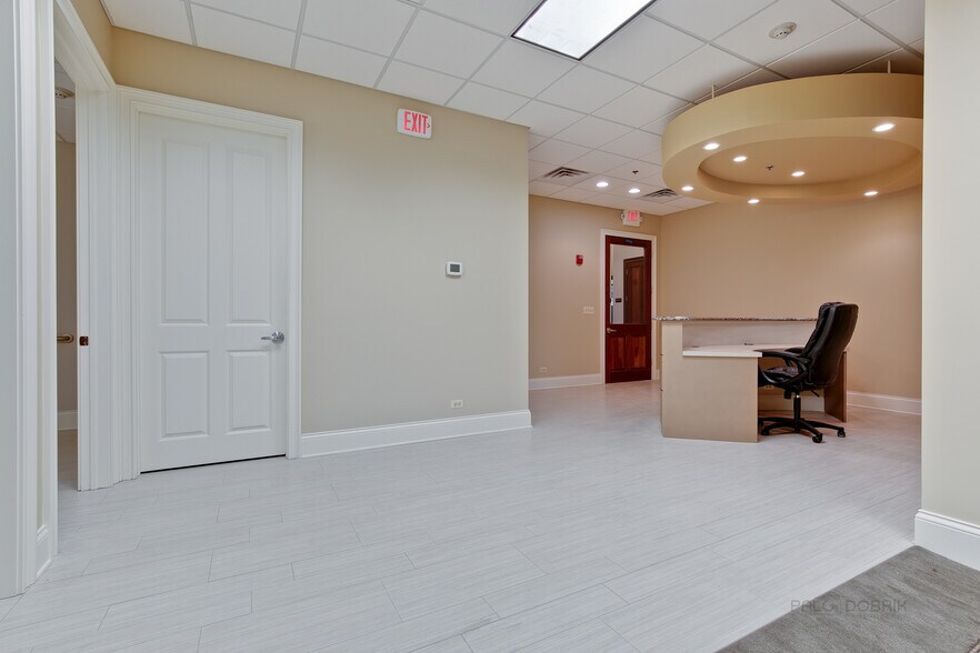 More Photos Of 1531 Grove Ave, Barrington Office For Sale