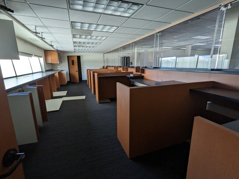 More Photos Of 18505 Champion Forest Dr, Spring Bank For Sale