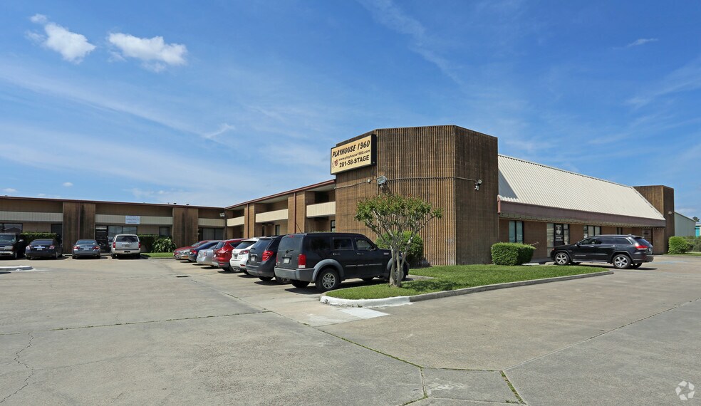 More Photos Of 6814 Gant Rd, Houston Warehouse For Lease
