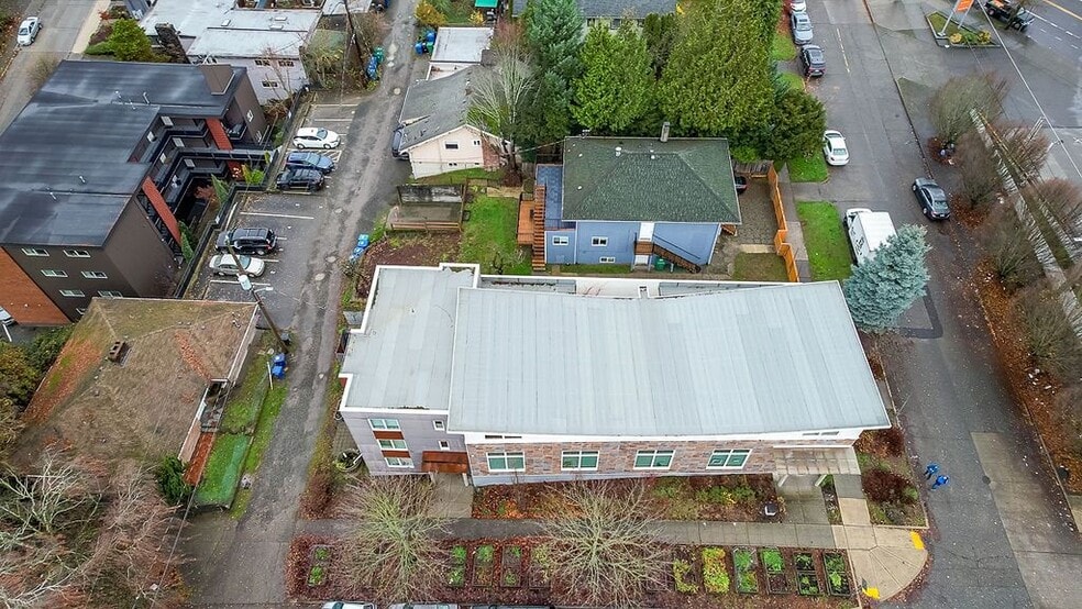 More Photos Of 1322 S Bayview St, Seattle Specialty For Sale