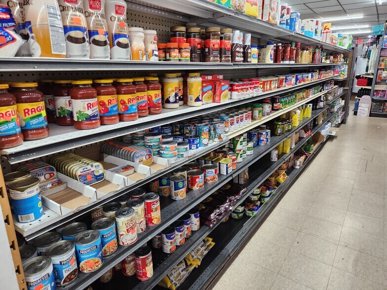 More Photos Of 827 E Baltimore Ave, East Lansdowne Convenience Store For Sale