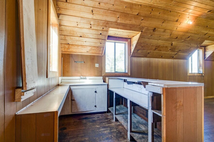 More Photos Of 7672 S Shingle Rd, Shingle Springs General Retail For Sale