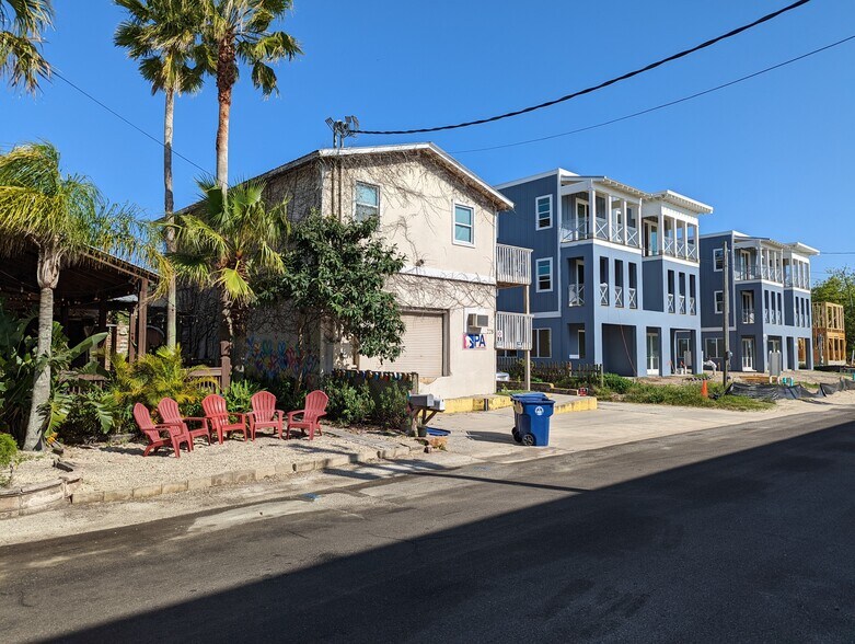 More Photos Of 228 N 2nd St, Fernandina Beach Warehouse For Lease