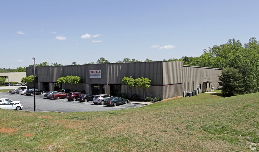 More Photos Of 201 Pelham Davis Cir, Greenville Flex For Lease