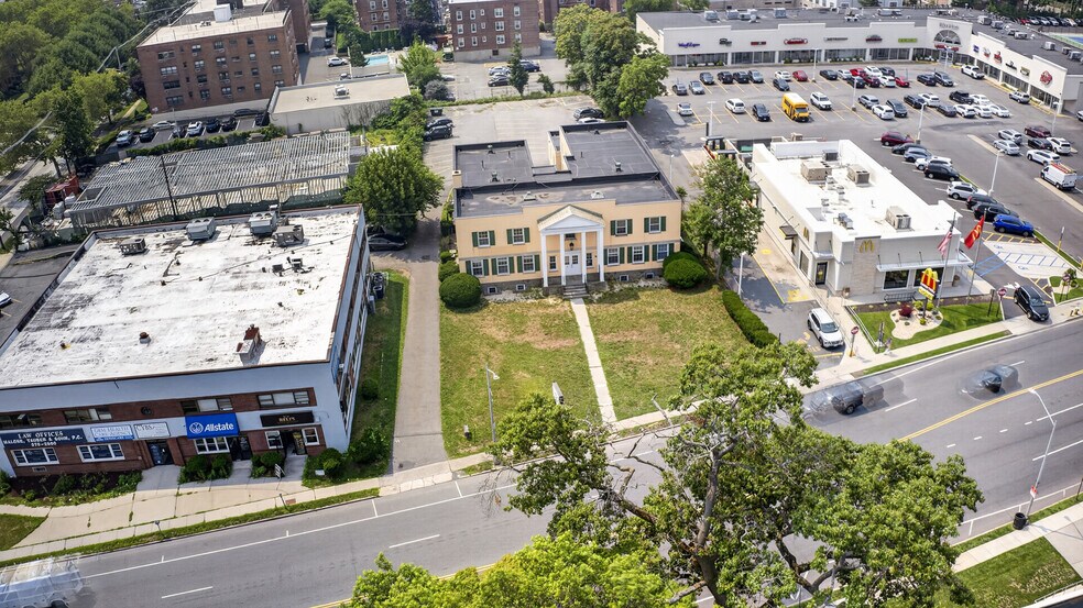 More Photos Of 155 W Merrick Rd, Freeport Medical For Lease
