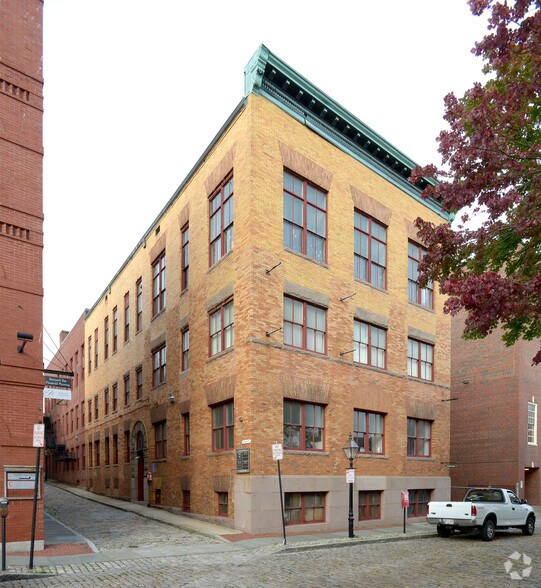 More Photos Of 392 Acushnet Ave, New Bedford Office For Sale