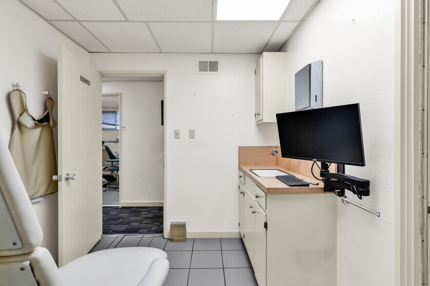 More Photos Of 7930 MacArthur Blvd, Oakland Medical For Sale