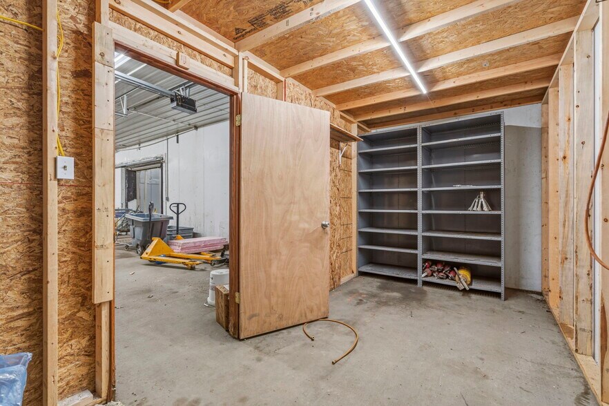 More Photos Of 306 SE Highway AA, Clinton Industrial For Sale