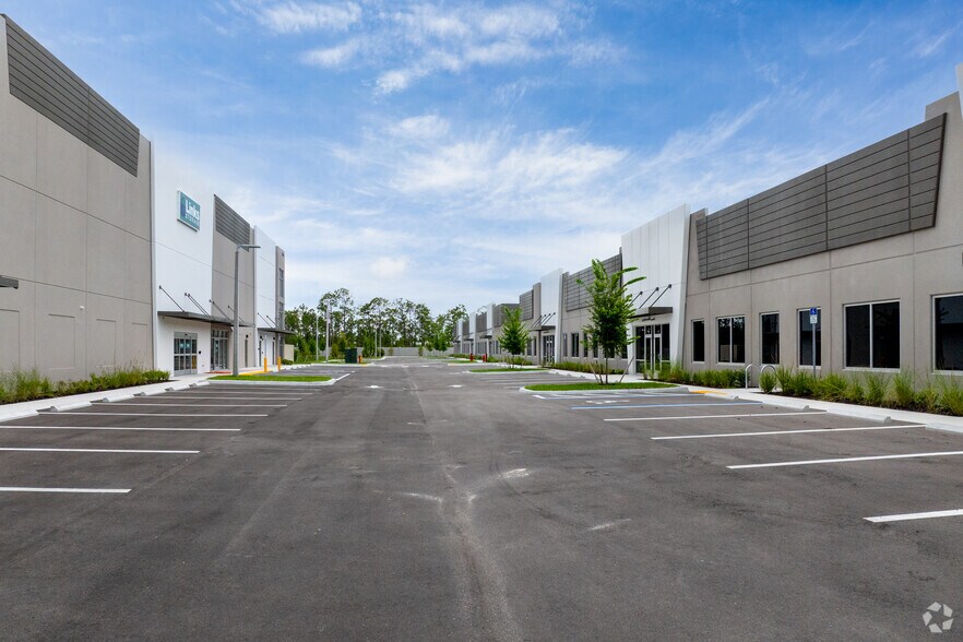 More Photos Of 7530 Penzance Blvd, Fort Myers Unknown For Lease