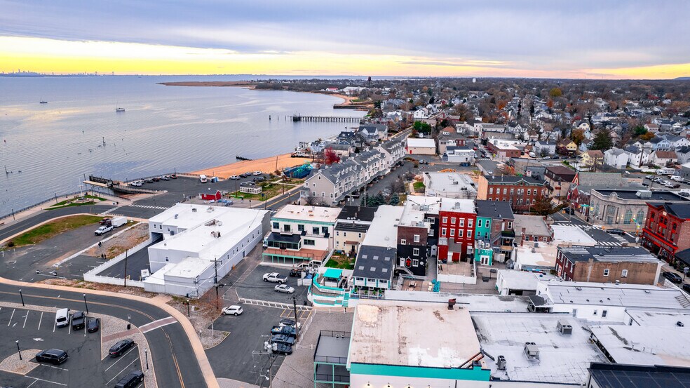 More Photos Of 32 Broad St, Keyport Bar For Sale