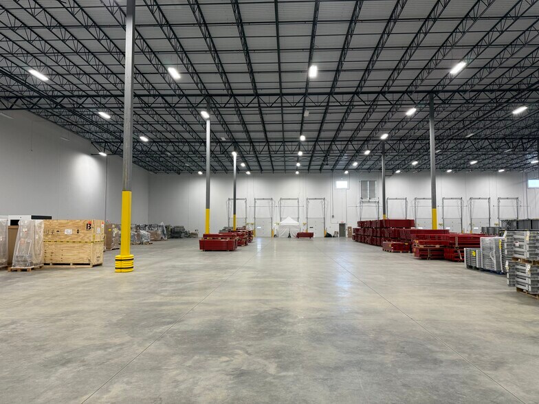 More Photos Of 1445 Airport Rd, Gallatin Distribution For Lease