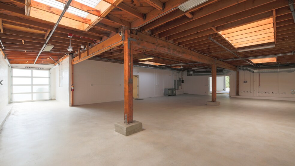 More Photos Of 8509-8511 Steller Dr, Culver City Office For Lease