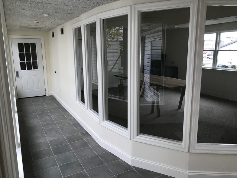 More Photos Of 15 S State St, Brownstown Borough Office Residential For Lease
