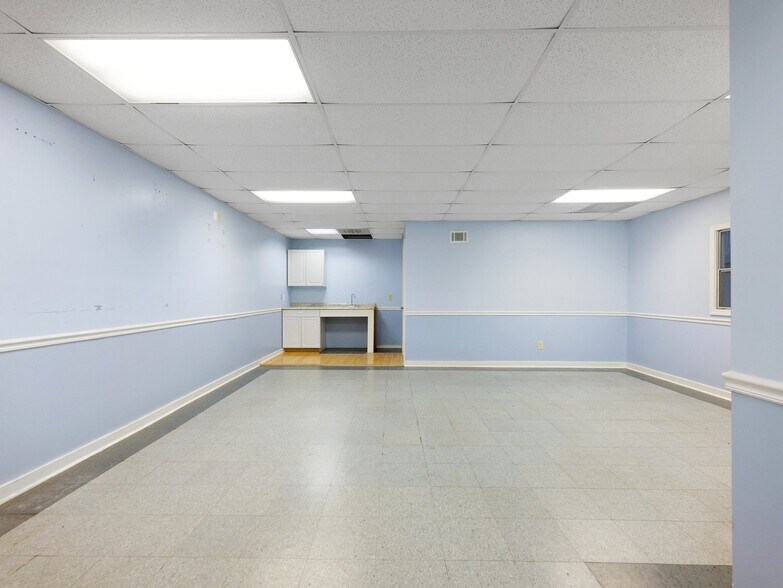 More Photos Of 1225 Royal Dr, Conyers Warehouse For Lease