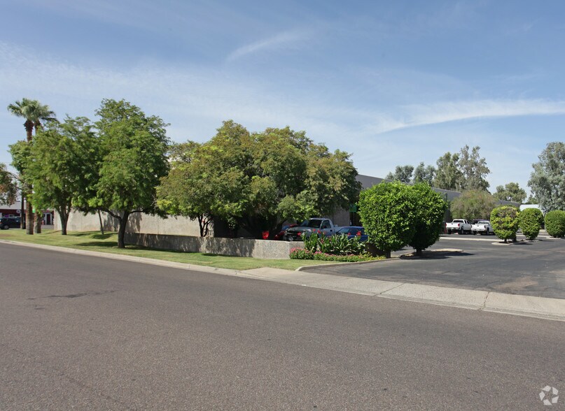 More Photos Of 3440 W Lewis Ave, Phoenix Warehouse For Lease