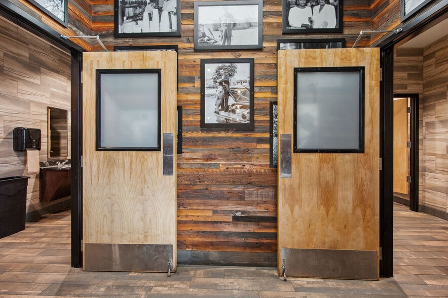 More Photos Of 2470 Gum Branch Rd, Jacksonville Restaurant For Sale