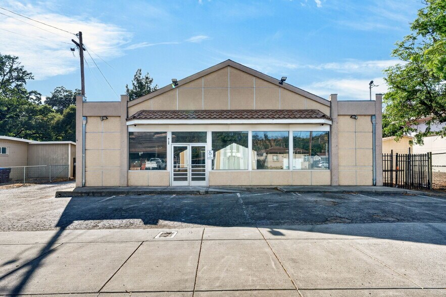 Primary Photo Of 6130 N State St, Ukiah Convenience Store For Lease