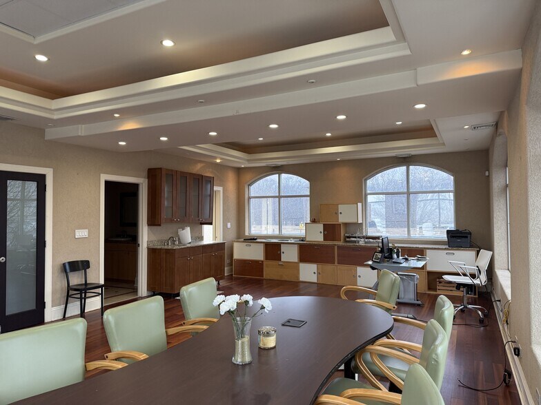 More Photos Of 1215 N Rand Rd, Des Plaines Carwash For Sale