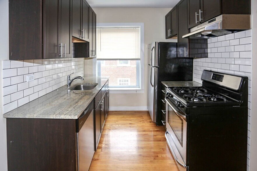 More Photos Of 5202-5216 N Damen Ave, Chicago Apartments For Lease