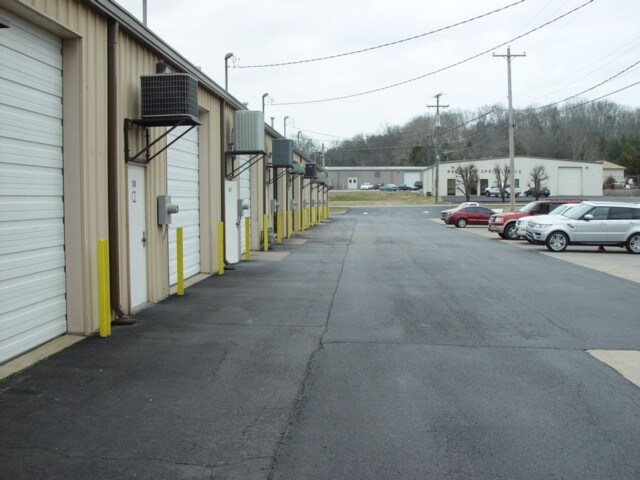 More Photos Of 855 Springfield Hwy, Goodlettsville Showroom For Lease