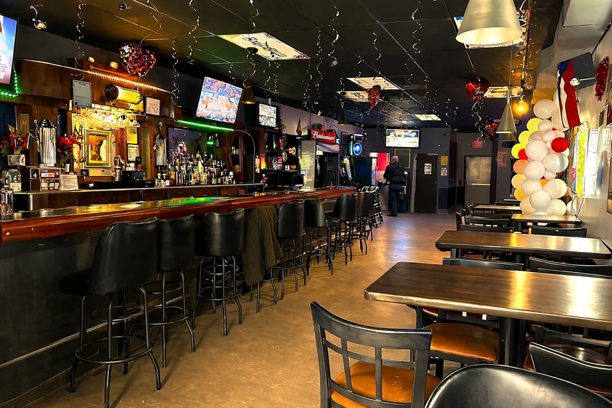 More Photos Of 3620 W Division St, Chicago Storefront For Sale