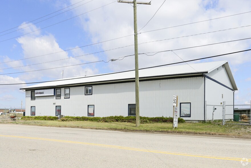 More Photos Of 805 Laut Ave, Crossfield Warehouse For Sale
