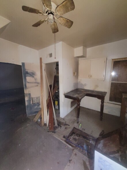 More Photos Of 1823 W 8th St, Muncie Multifamily For Sale