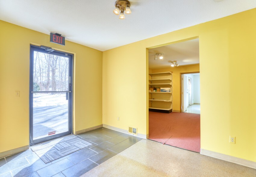 More Photos Of 908-914 Allen St, Springfield Storefront Retail Office For Sale