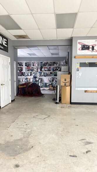 More Photos Of 2211 Riverside Pky, Lawrenceville Unknown For Lease