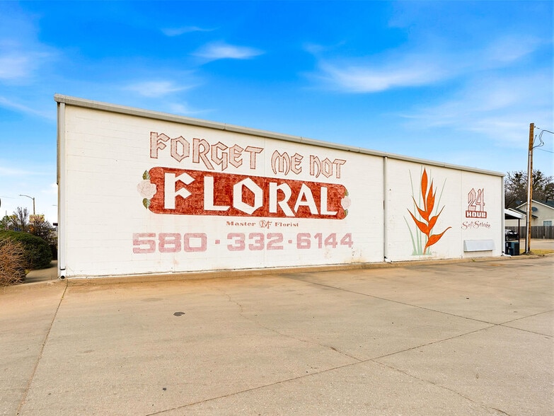 More Photos Of 530 N Mississippi Ave, Ada Freestanding For Sale