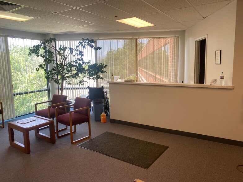 More Photos Of 28 Lord Rd, Marlborough Office For Lease