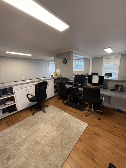 More Photos Of 307 W Antrim Dr, Greenville Medical For Lease