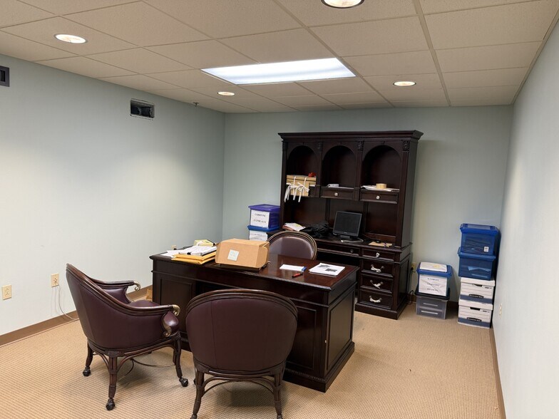 More Photos Of 3949 Euphrosine St, New Orleans Distribution For Sale